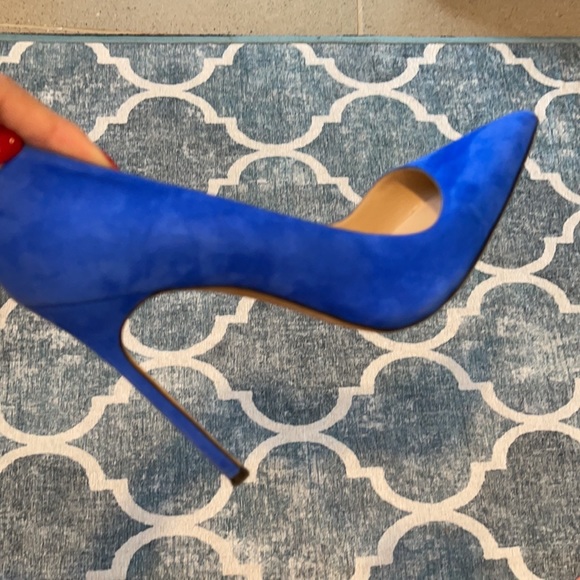 Manolo Blahnik Heels - Picture 2 of 6